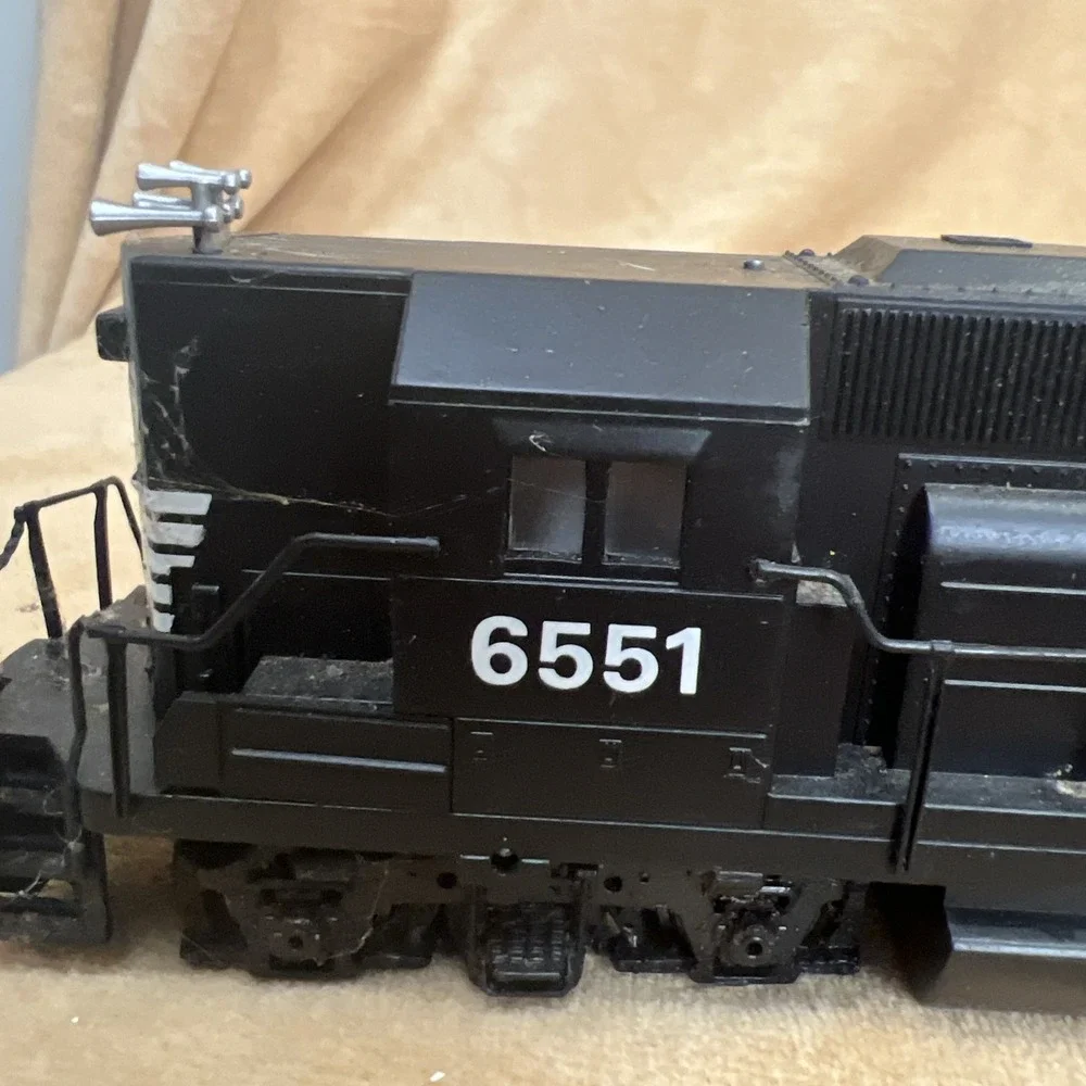 Bachmann HO Scale Norfolk Southern Diesel Locomotive 6551 Black Train Engine